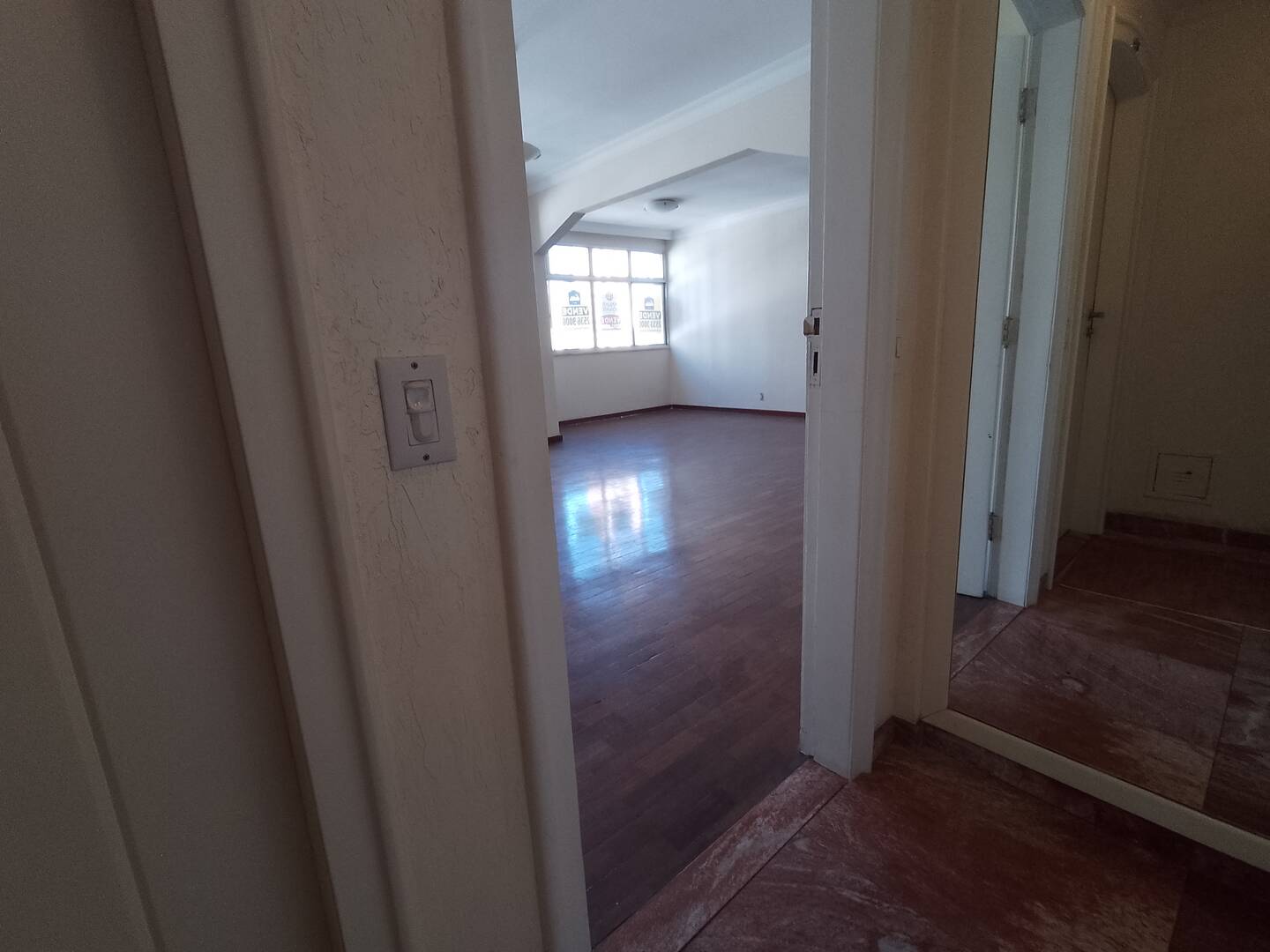 Apartamento à venda com 4 quartos, 230m² - Foto 1