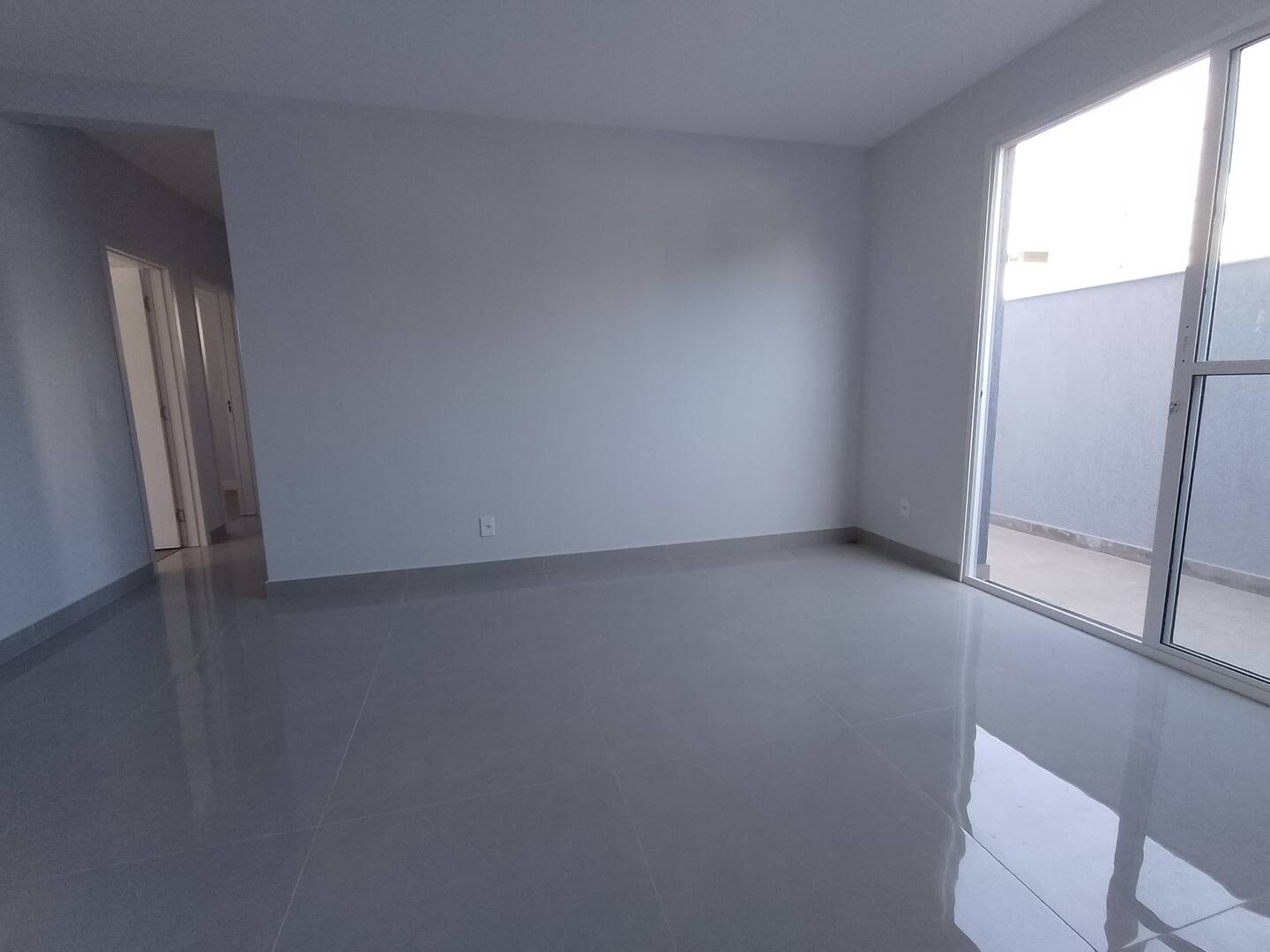 Apartamento à venda com 3 quartos, 93m² - Foto 1